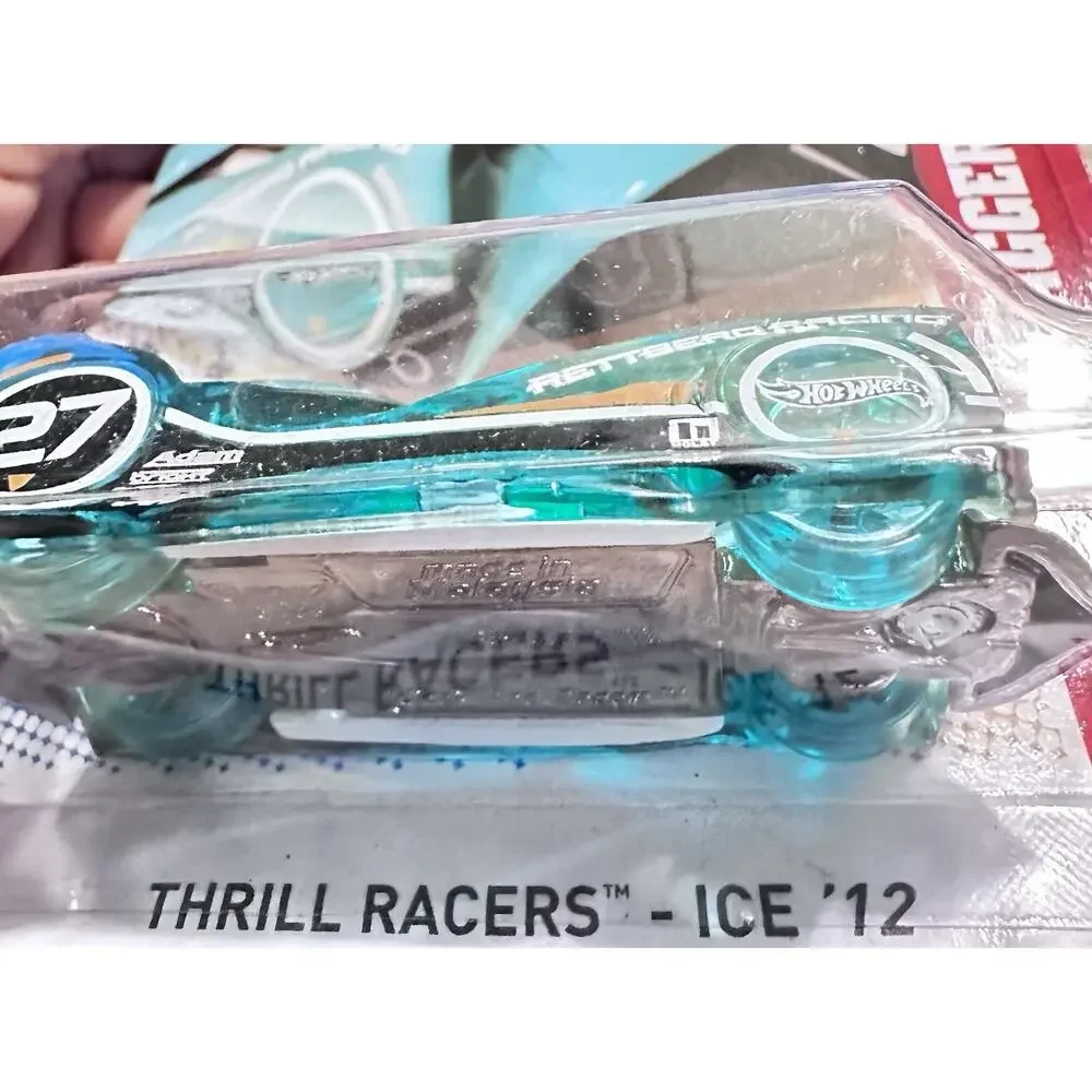2012 Hot Wheels Ice Cloak and Dagger Thrill Racers #4/5 214/247 Diecast Car H10